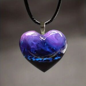Elegant Purple Heart Pendant Necklace